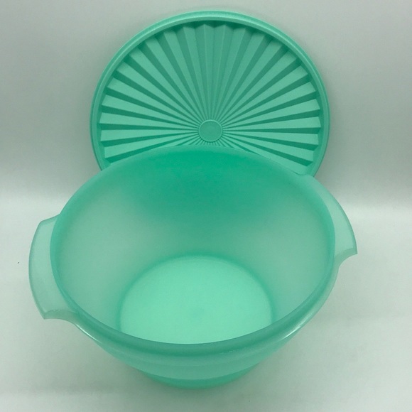 Tupperware Servalier Salad Bowl 4.3 Liter - Picture 14 of 16